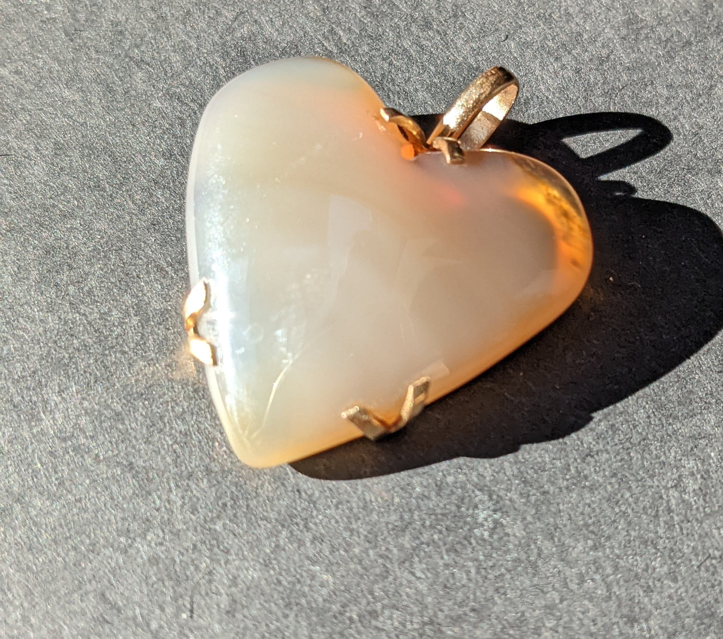 18k German Agate Heart Charm