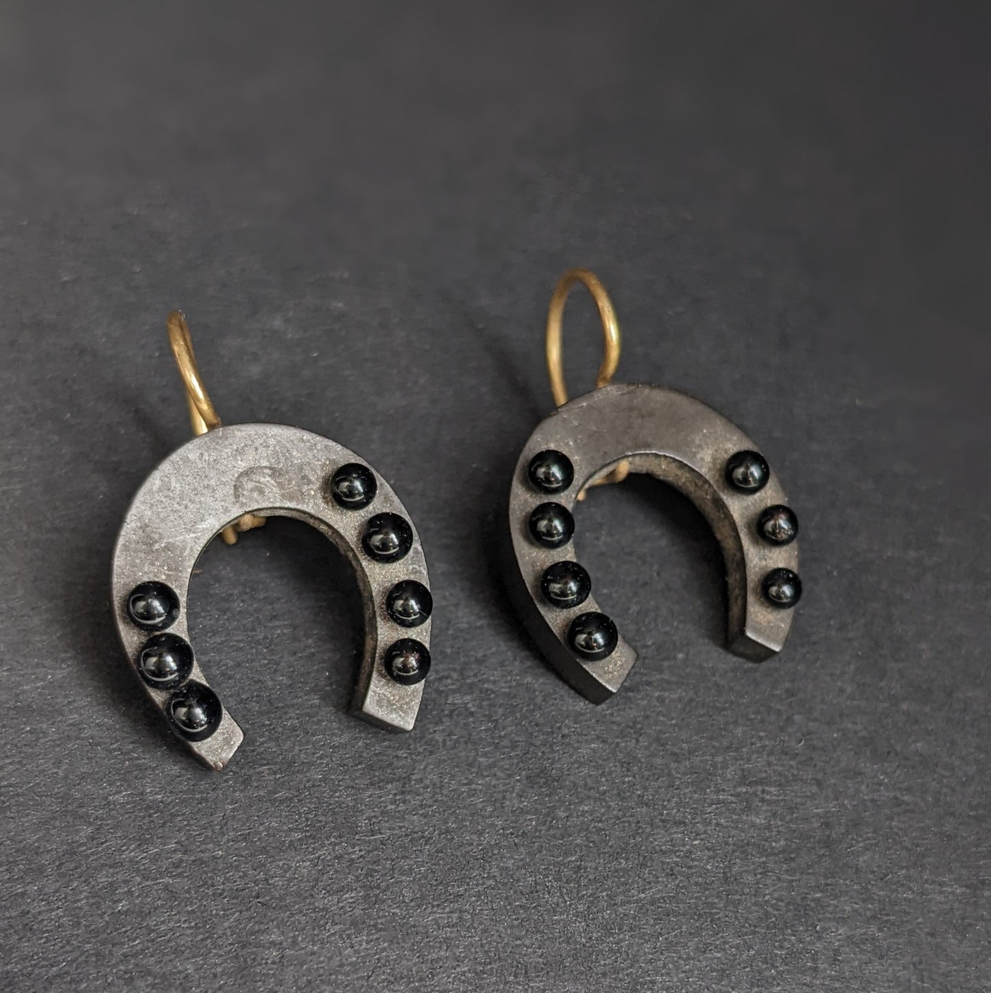 Gutta Peche horseshoe earrings