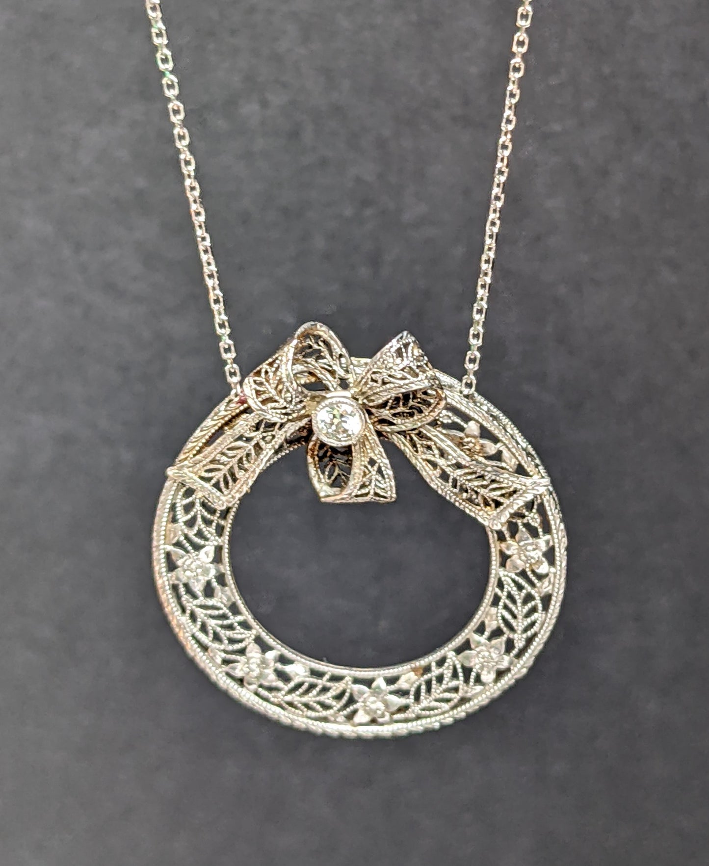 18k White gold filigree and diamond necklace