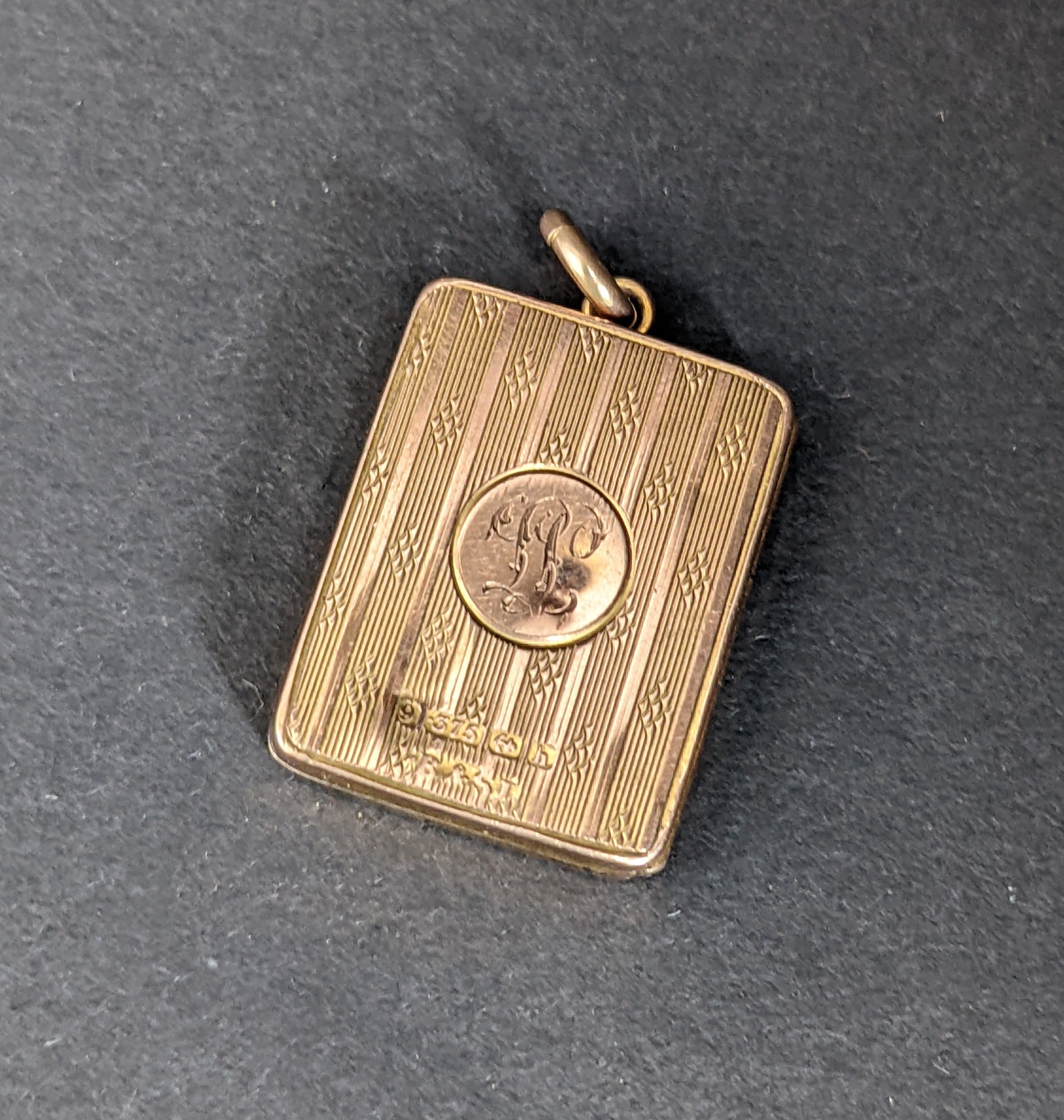 English 9k Rectangular Locket – Hummingbird Vintage