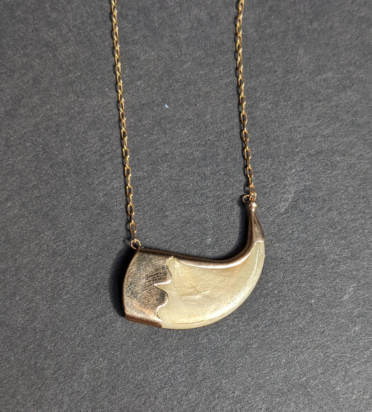 18kt horn and gold on chain