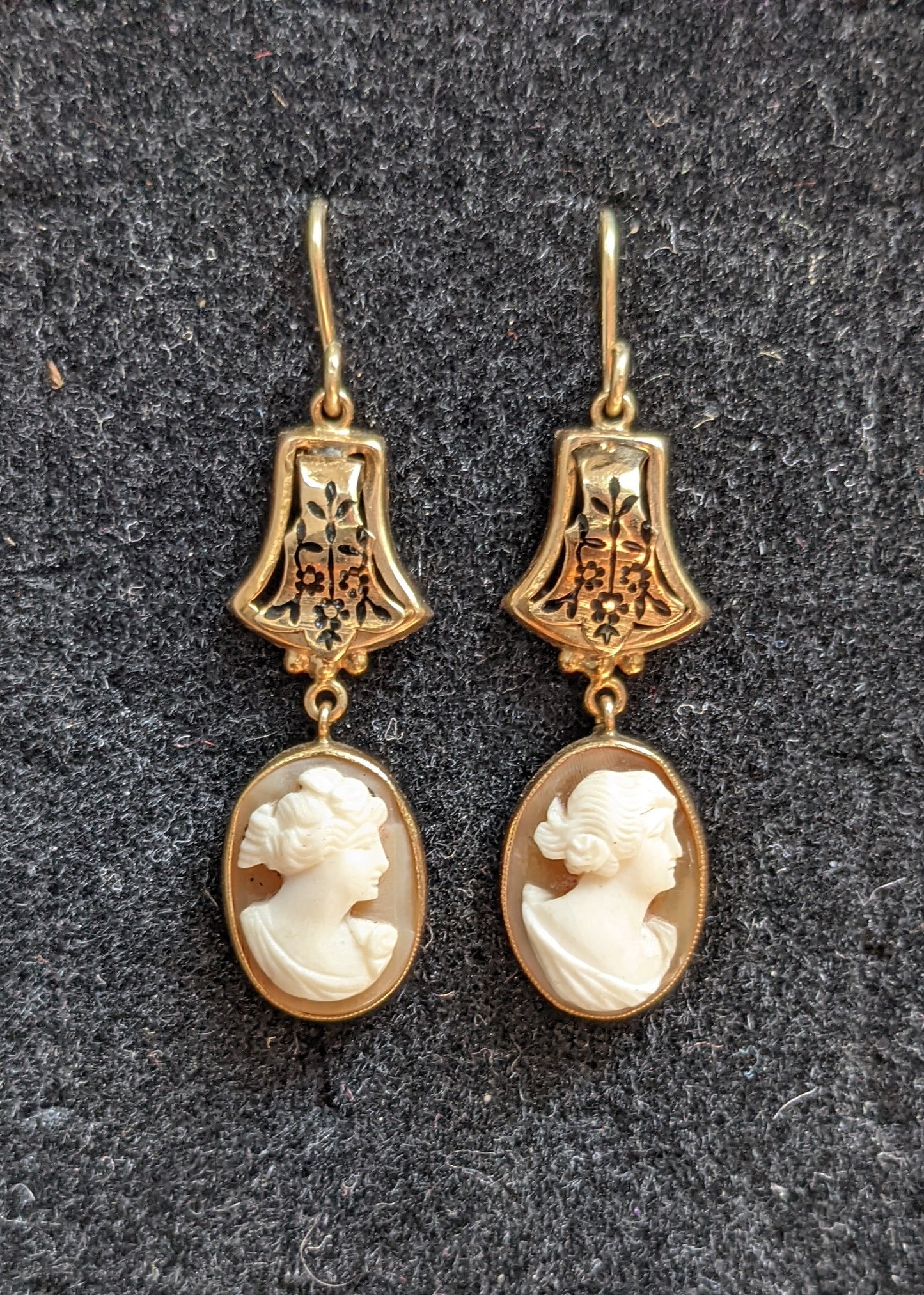 Cameo enamel shepherd hook earrings 14kt