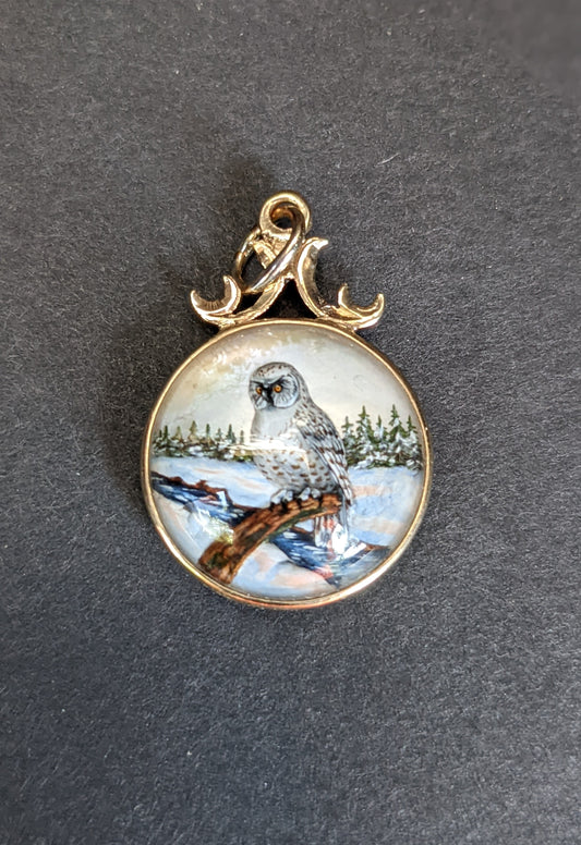 Snowy owl Essex crystal with scroll top 14kt