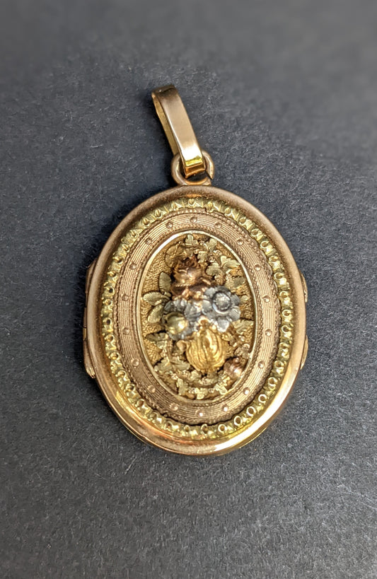 18kt 3 color bouquet of flowers French locket  1870's