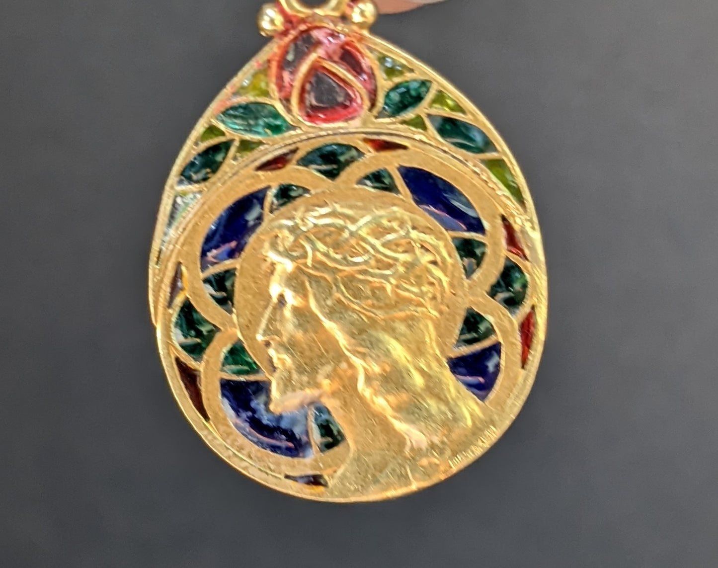 18kt Plique a jour enamel Christ