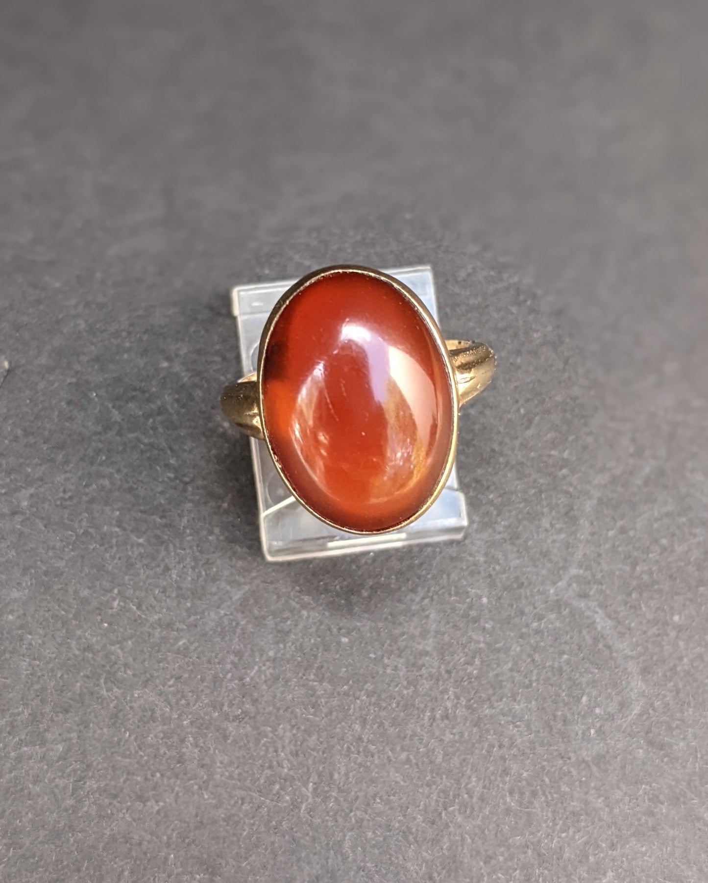 Cabochon Agate Ring 9k