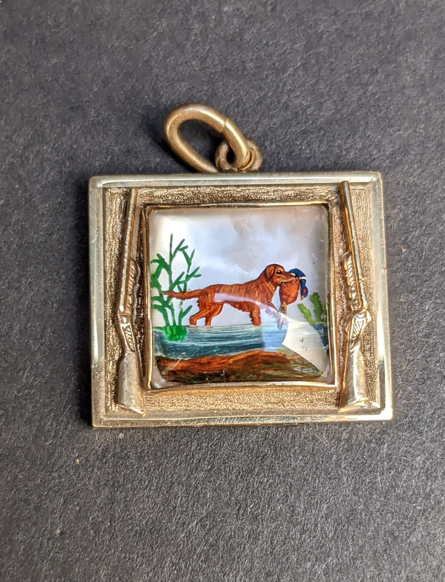 Duck Hunting Golden Retriever Essex Crystal Pendant