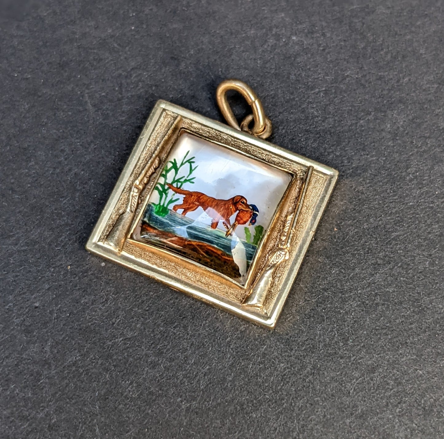 Duck Hunting Golden Retriever Essex Crystal Pendant