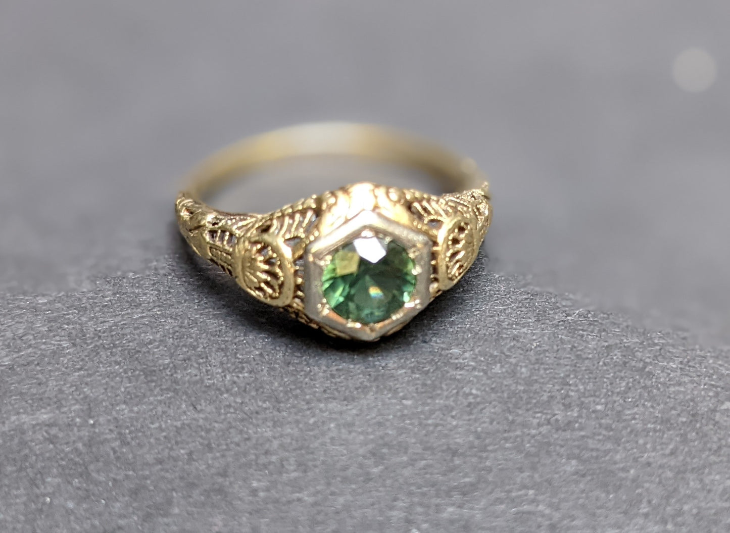 early 1900s 14kt filigree ring with color changing stone