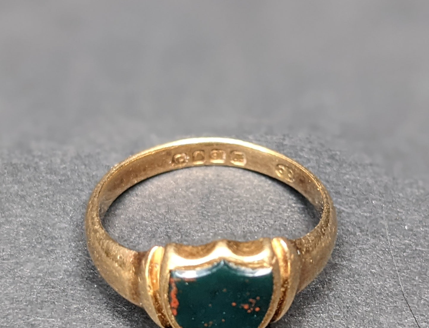 18kt English hallmarked shield bloodstone signet ring