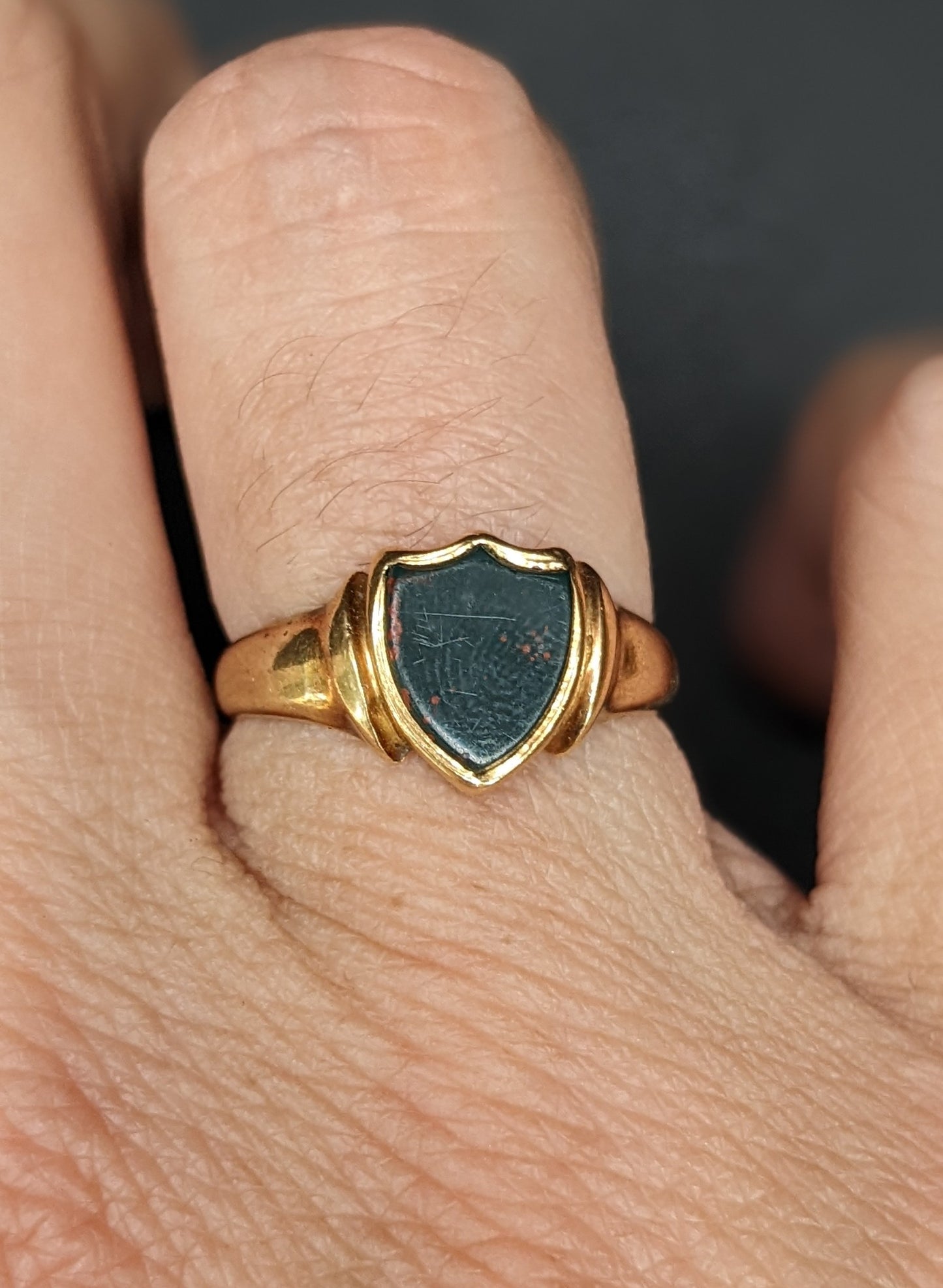 18kt English hallmarked shield bloodstone signet ring