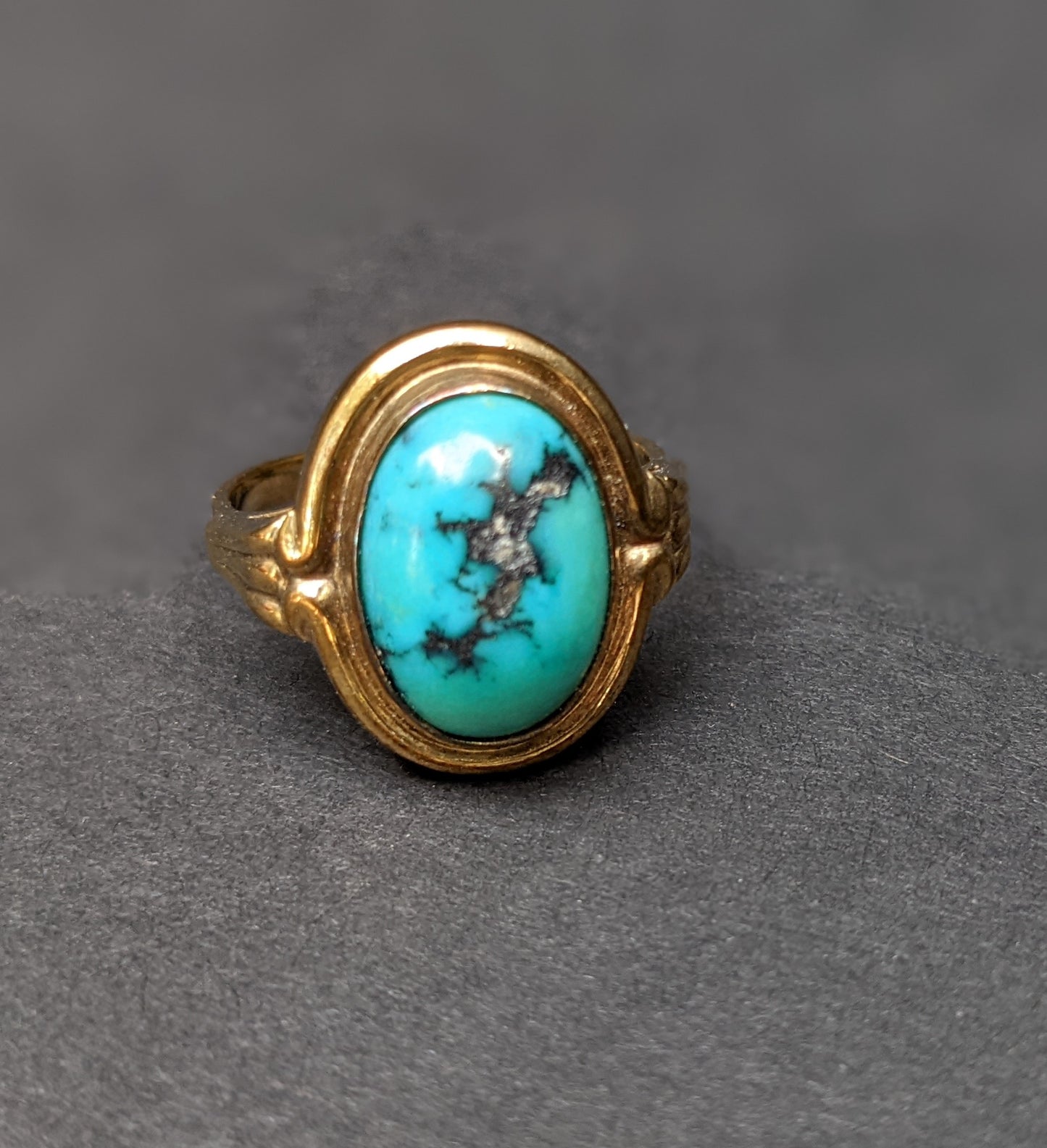9k Arts and Craft Turquoise Ring
