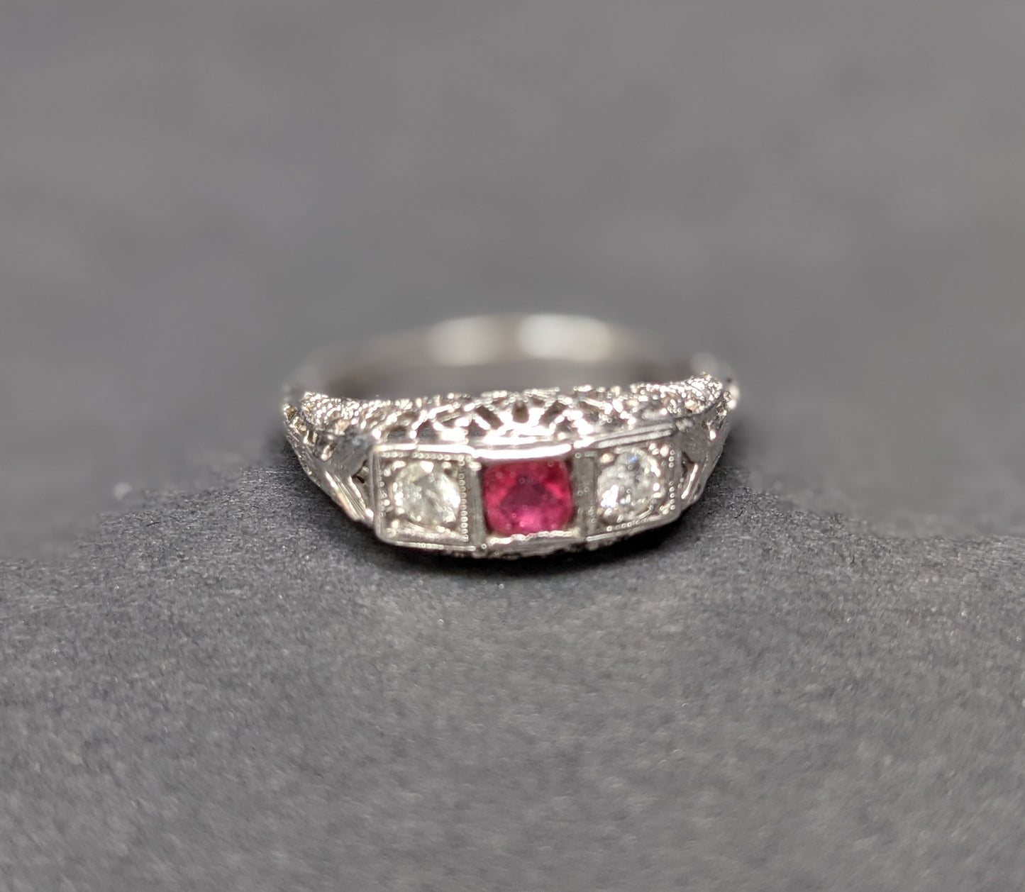 18kt 3 stone ruby and diamond  ring filigree