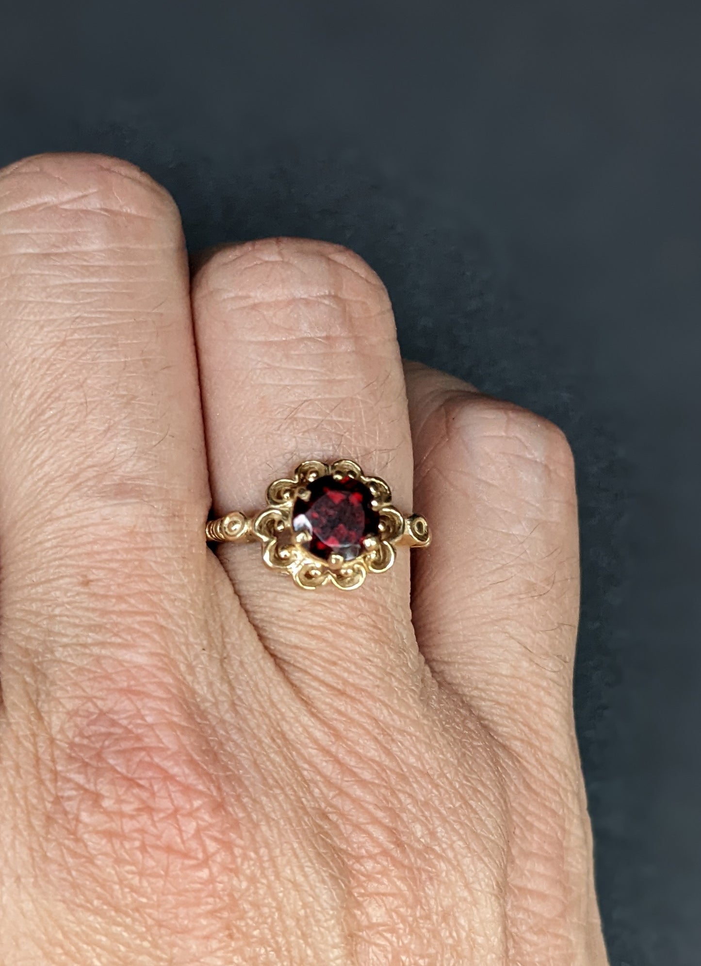 Vintage 14k garnet ring