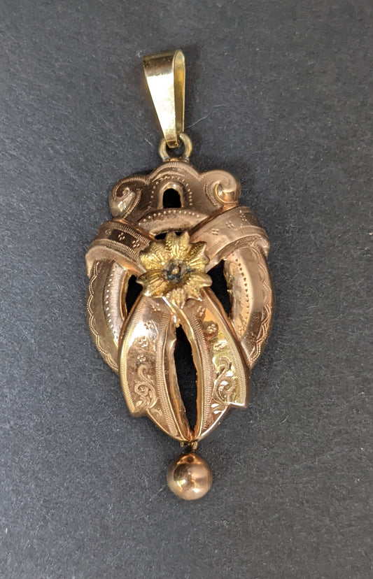 Dutch 14k gold pendant with drop