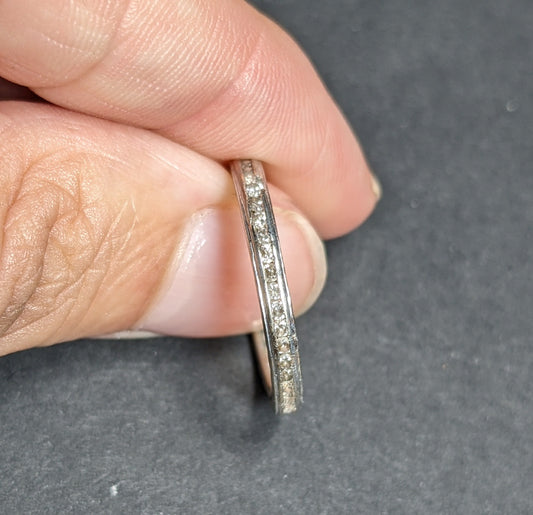 18k White Gold Round Diamond Eternity Band