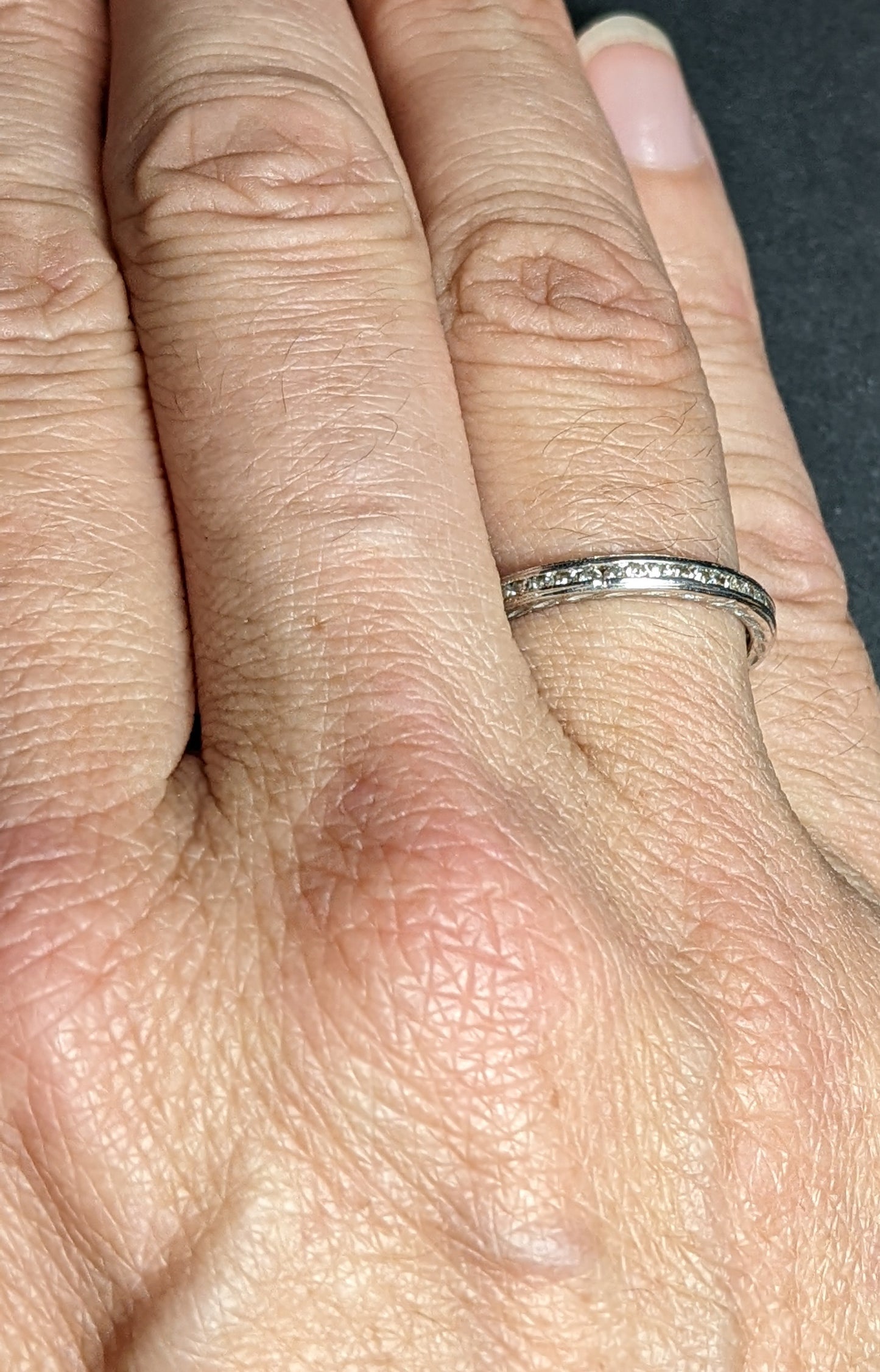 18k White Gold Round Diamond Eternity Band