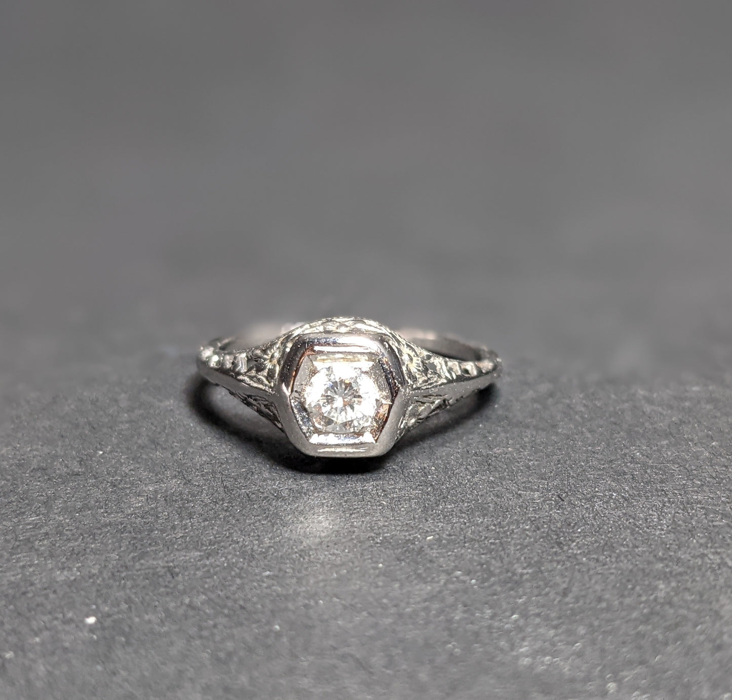 18kt antique diamond ring 1/3 ct