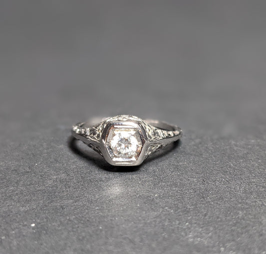 18kt antique diamond ring 1/3 ct
