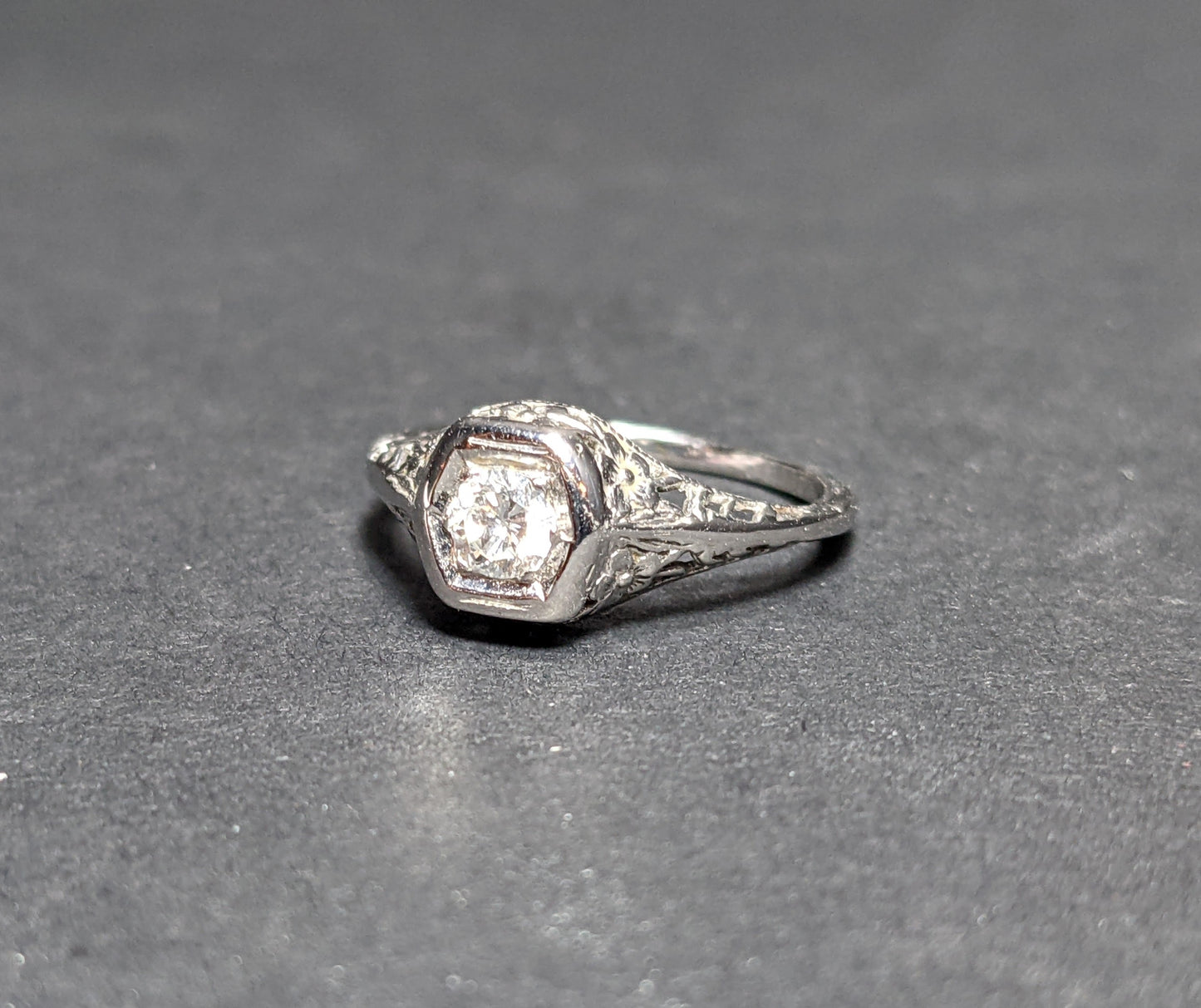18kt antique diamond ring 1/3 ct