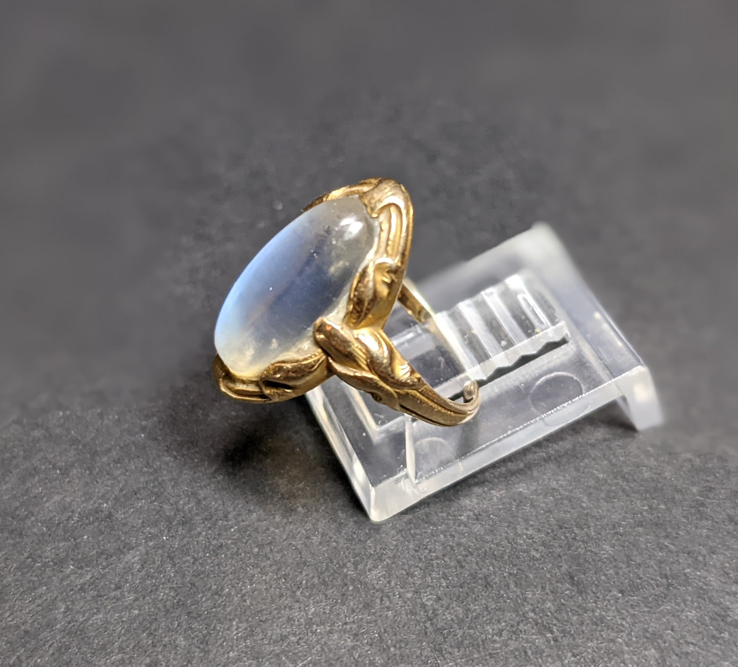 Moonstone Art Nouveau ring 14k