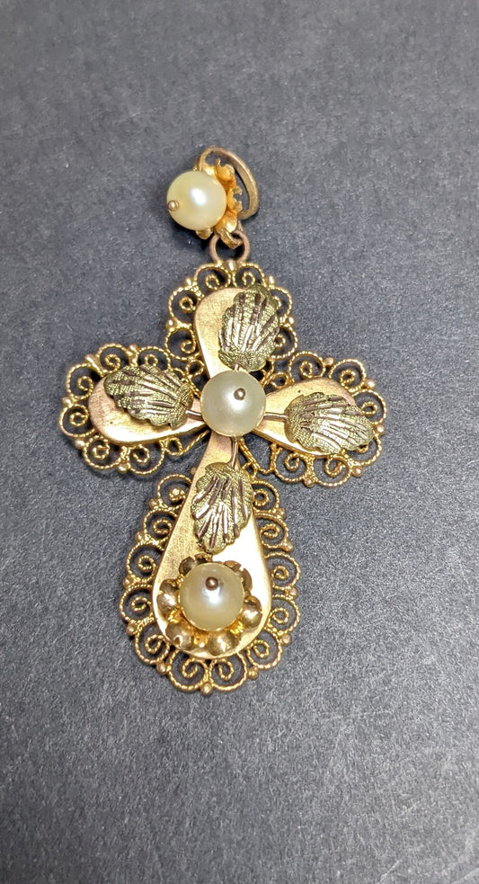 Large Iberian pearl and gold Cross