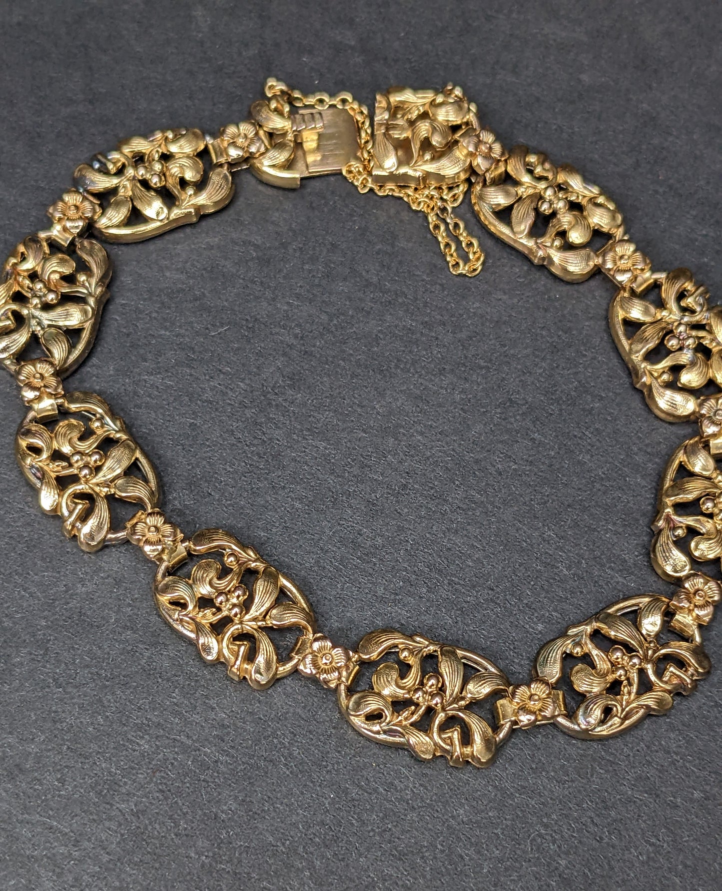 Art Nouveau floral bracelet hidden clasp