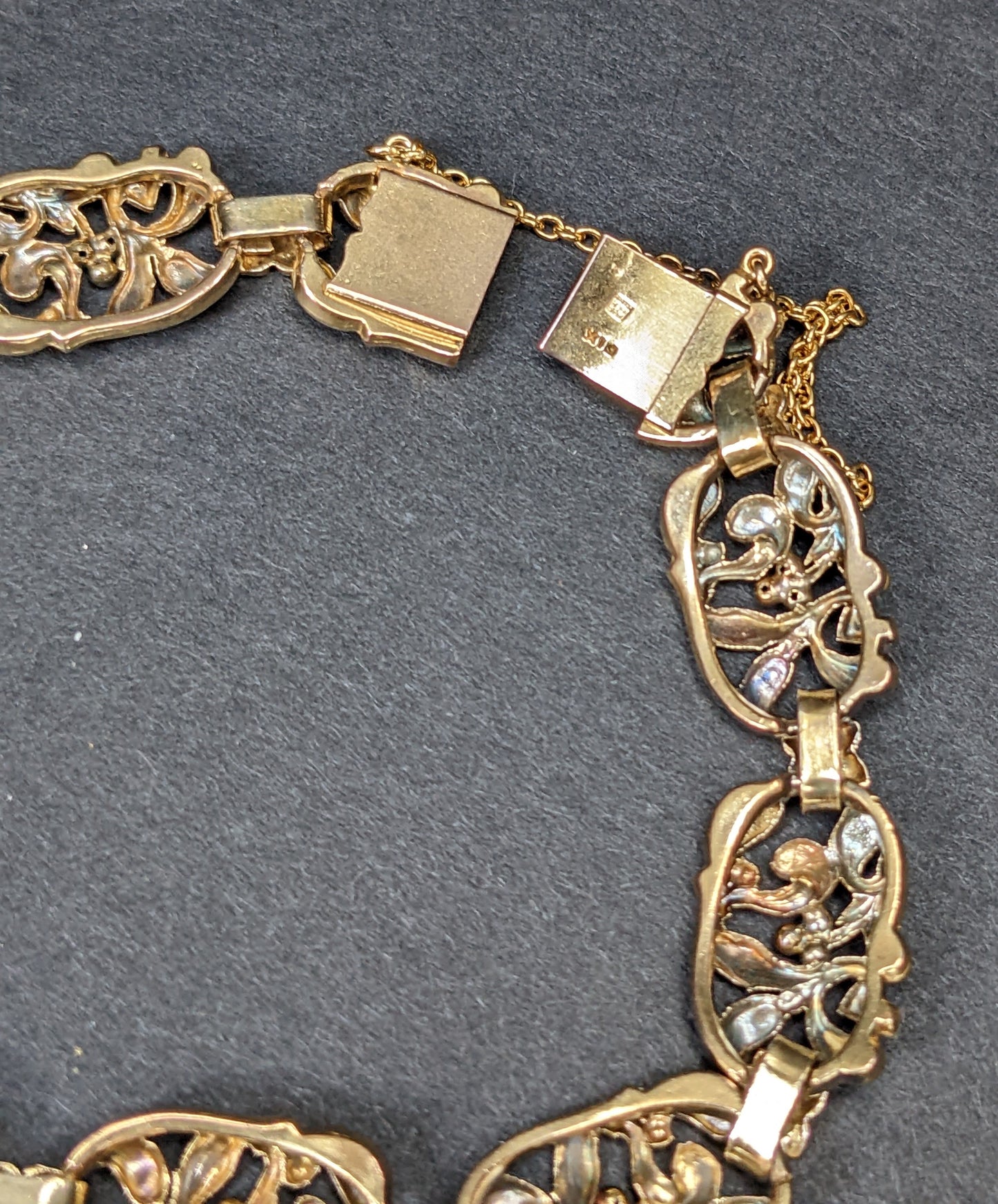 Art Nouveau floral bracelet hidden clasp
