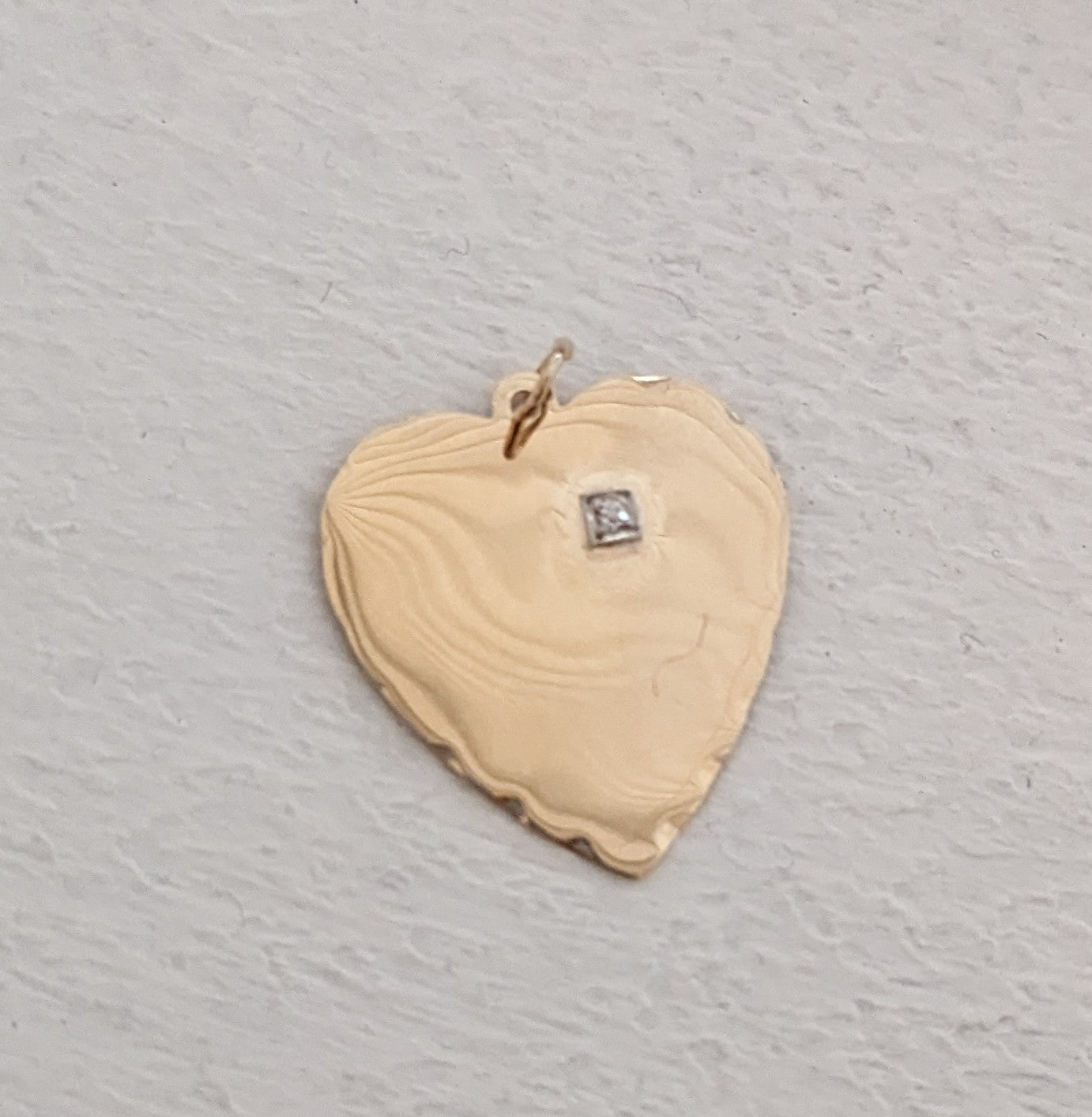 1960s 14k gold heart charm with diamond