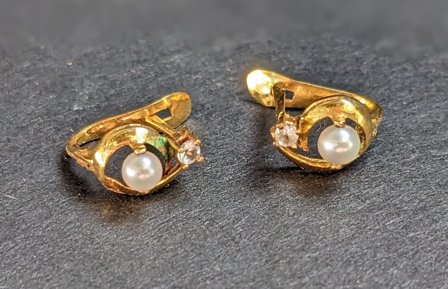 German 8Kt Small Pearl and Crystal Leverback Earrings