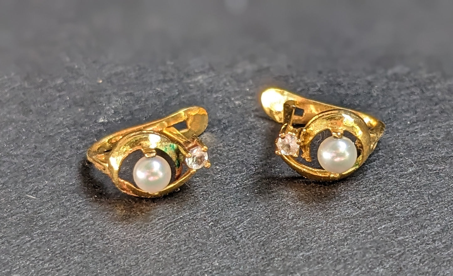 German 8Kt Small Pearl and Crystal Leverback Earrings
