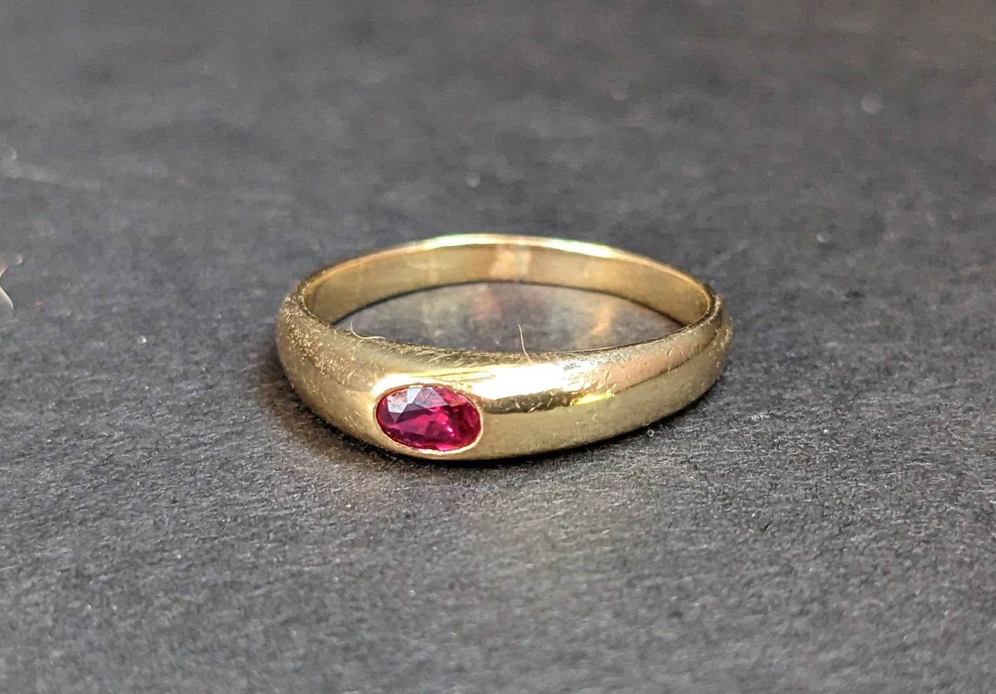 18Kt Gypsy Set Ruby Ring
