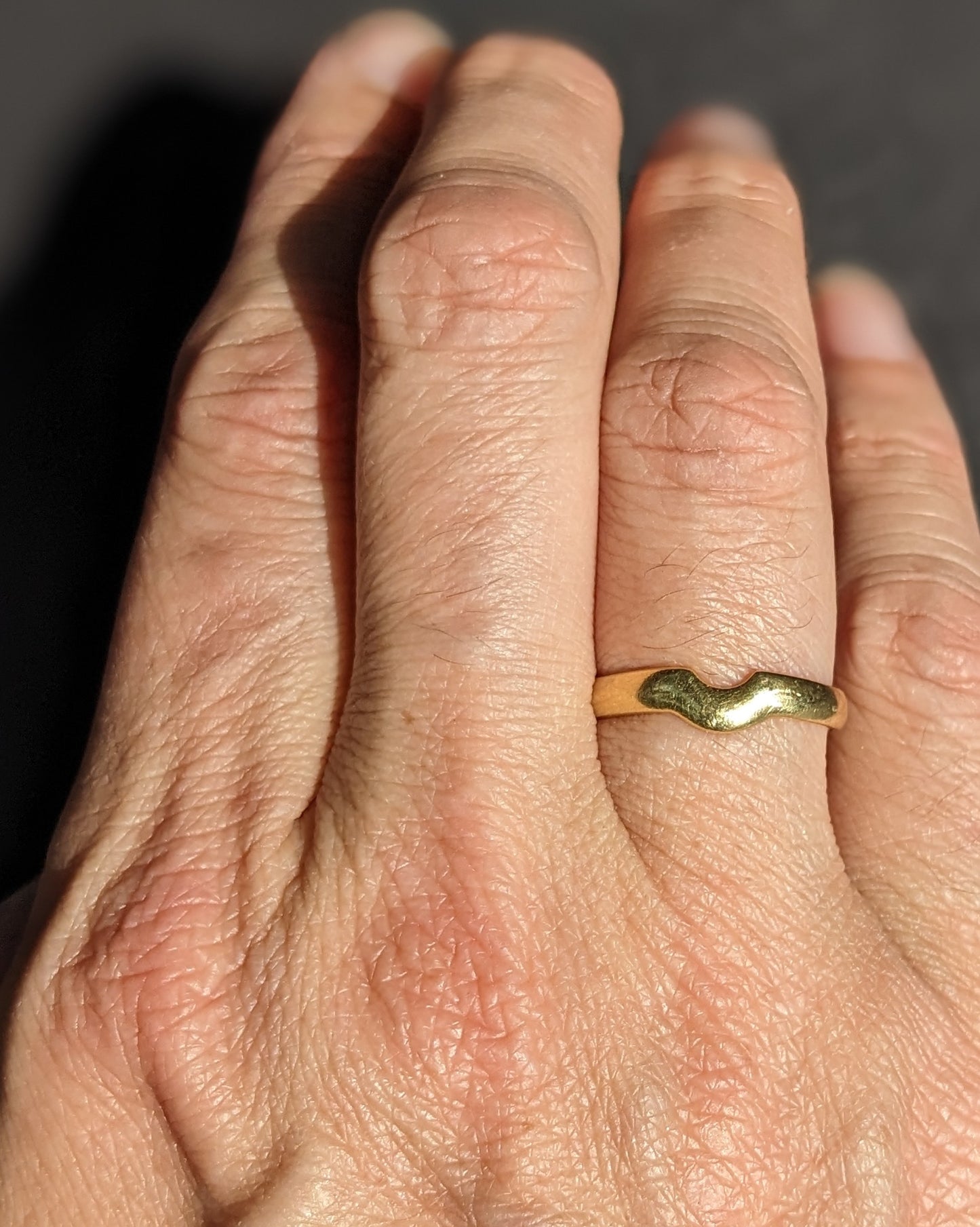 18Kt Gold Band with Notch (6)